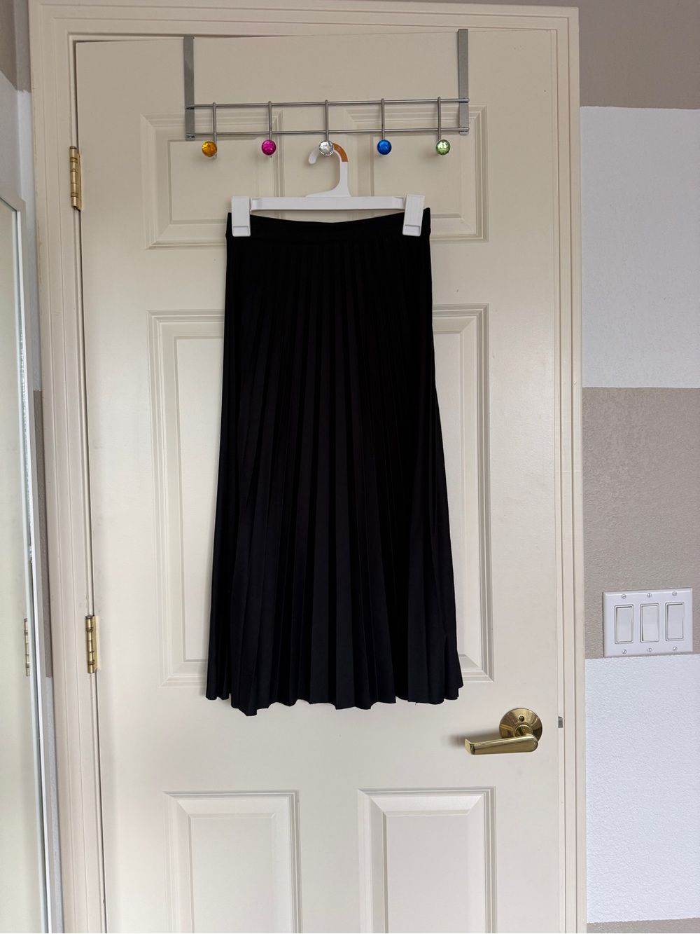 H&M Black Pleated Midi Skirt